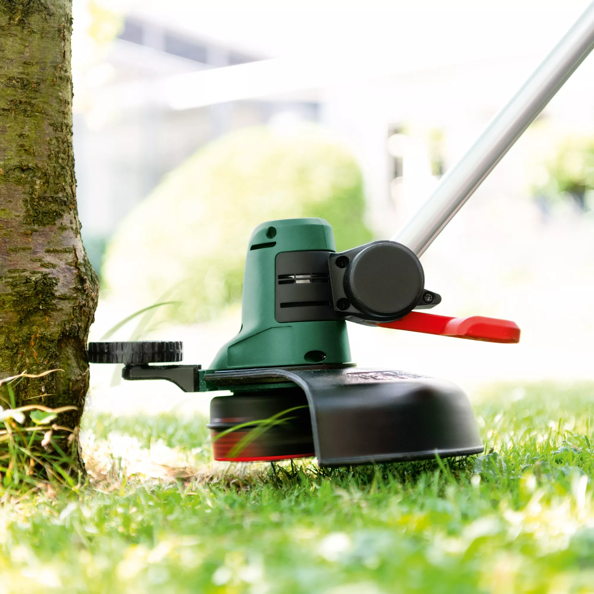 Bosch Power For All 18V 26mm Cordless Grass Trimmer UniversalGrassCut 18-260 5 Bosch Power For All 18V 26mm Cordless Grass Trimmer UniversalGrassCut 18-260 - Image 5