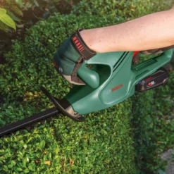 Bosch Power For All 18V 450mm EasyHedgeCut 18-45 Cordless Hedge Trimmer -Garden Outdoor Store bosch power for all 18v 450mm easyhedgecut 18 45 cordless hedge trimmer4059952574981 02i bq