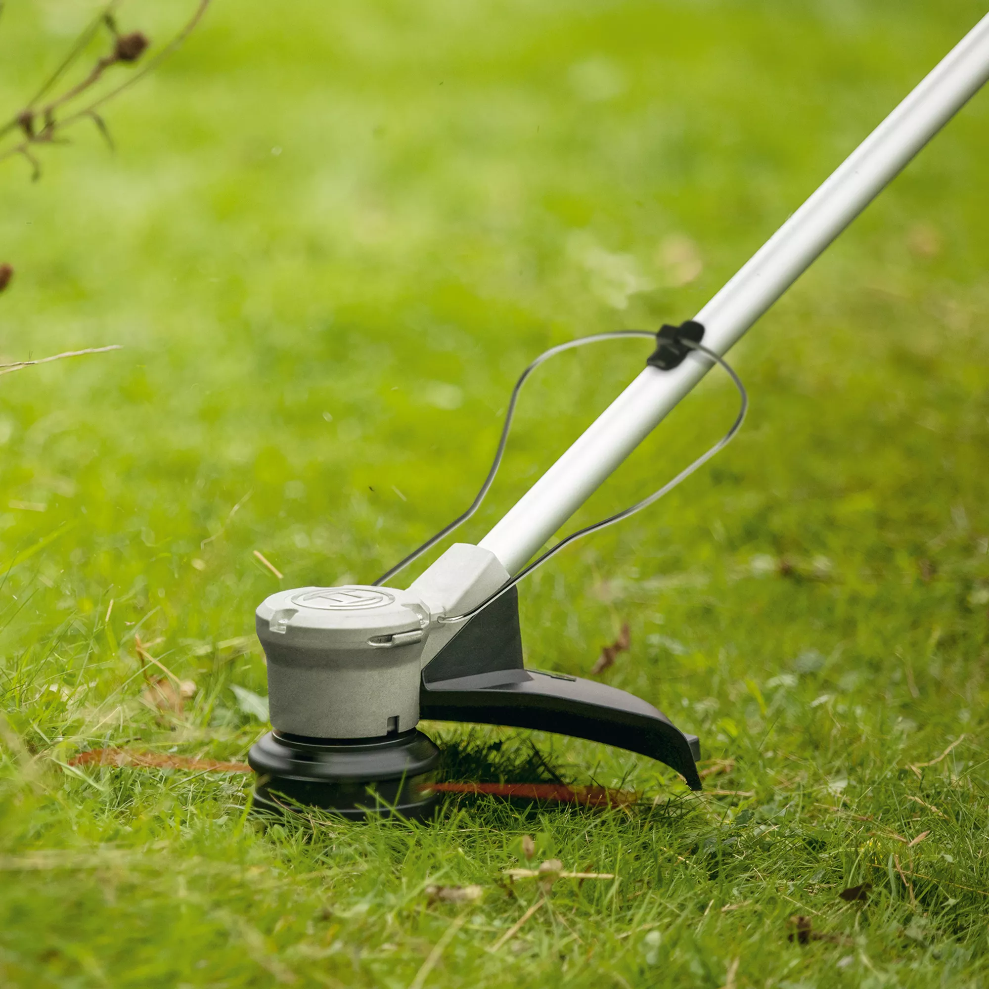 Brushcutter 36V 330mm Cordless 2-in-1 Brushcutter & Grass Trimmer Advanced Brush Cut 36V-23-750 4 Brushcutter 36V 330mm Cordless 2-in-1 Brushcutter & Grass Trimmer Advanced Brush Cut 36V-23-750 - Image 4