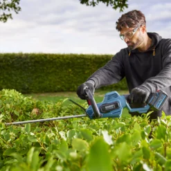 Erbauer 18V 550mm EHT18-Li - KIT Cordless Hedge Trimmer 9 Erbauer 18V 550mm EHT18-Li - KIT Cordless Hedge Trimmer -Garden Outdoor Store erbauer 18v 550mm eht18 li kit cordless hedge trimmer3663602418269 01i scaled
