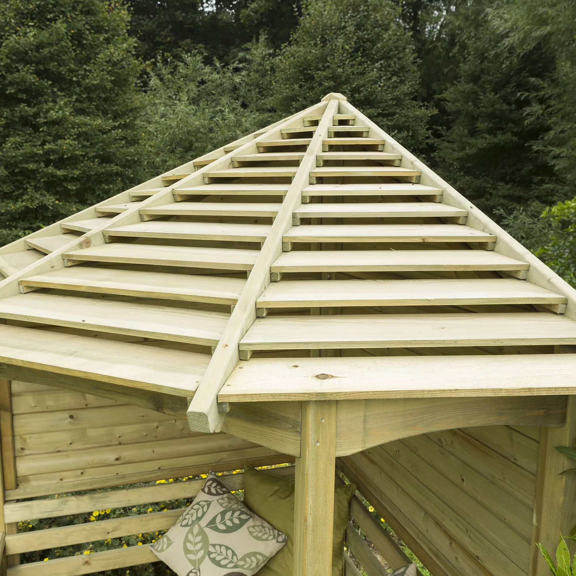 Forest Venetian Corner Arbour, (H)2500mm (W)2330mm (D)1610mm - Assembly Required 7 Forest Venetian Corner Arbour, (H)2500mm (W)2330mm (D)1610mm - Assembly Required - Image 7