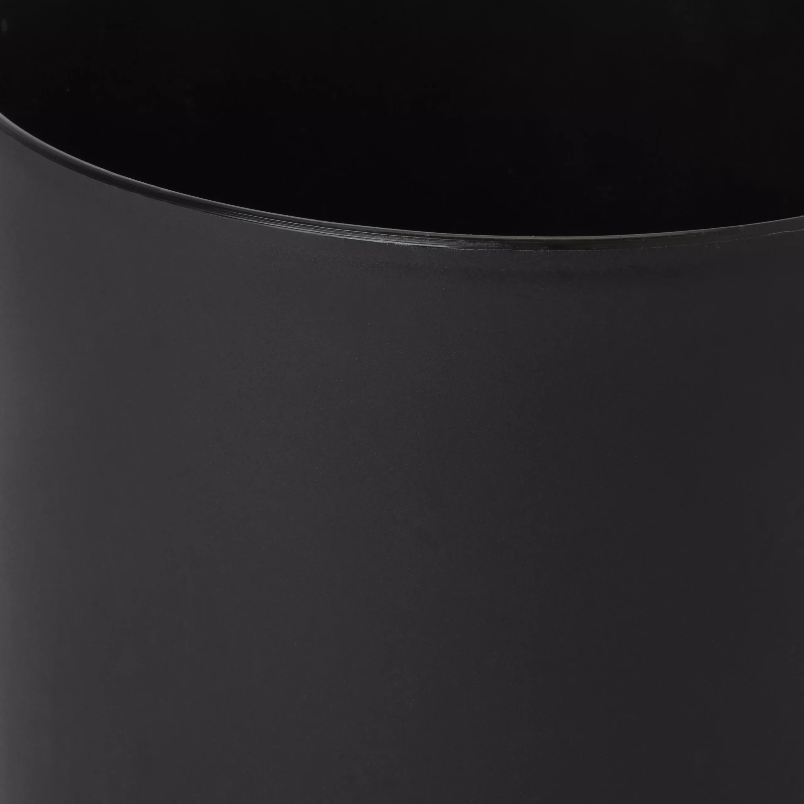 GoodHome Black Plastic Plain Round Plant Pot (Dia)25.1cm 2 GoodHome Black Plastic Plain Round Plant Pot (Dia)25.1cm - Image 2