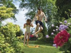 Hozelock Plus Swinging Sprinkler -Garden Outdoor Store hozelock plus swinging sprinkler5010646037679 02i