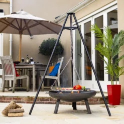 La Hacienda Tripod Hanging Grill 7 La Hacienda Tripod Hanging Grill -Garden Outdoor Store la hacienda tripod hanging grill5055025586126 02i bq