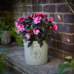 Verve Barcău Olive Ceramic Circular Plant Pot (Dia)20cm -Garden Outdoor Store verve barcau olive ceramic circular plant pot dia 20cm5059340327747 01i