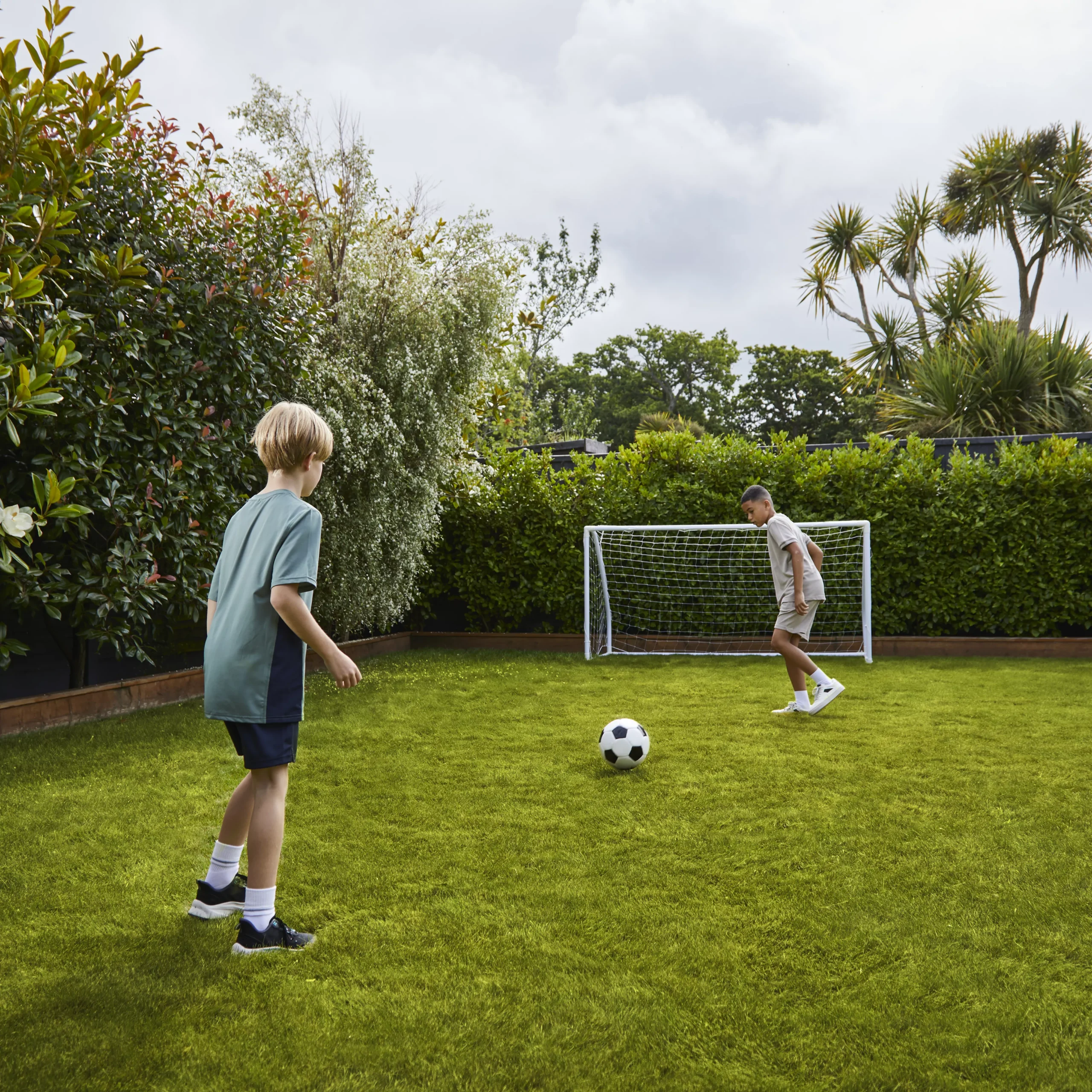 Verve Family & Sports Grass Seeds, 10kg 9 Verve Family & Sports Grass Seeds, 10kg - Image 9