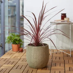 Verve Kulun Beige Knitted Effect Fibreclay Circular Plant Pot (Dia)29cm -Garden Outdoor Store verve kulun beige knitted effect fibreclay circular plant pot dia 29cm5059340327693 01i